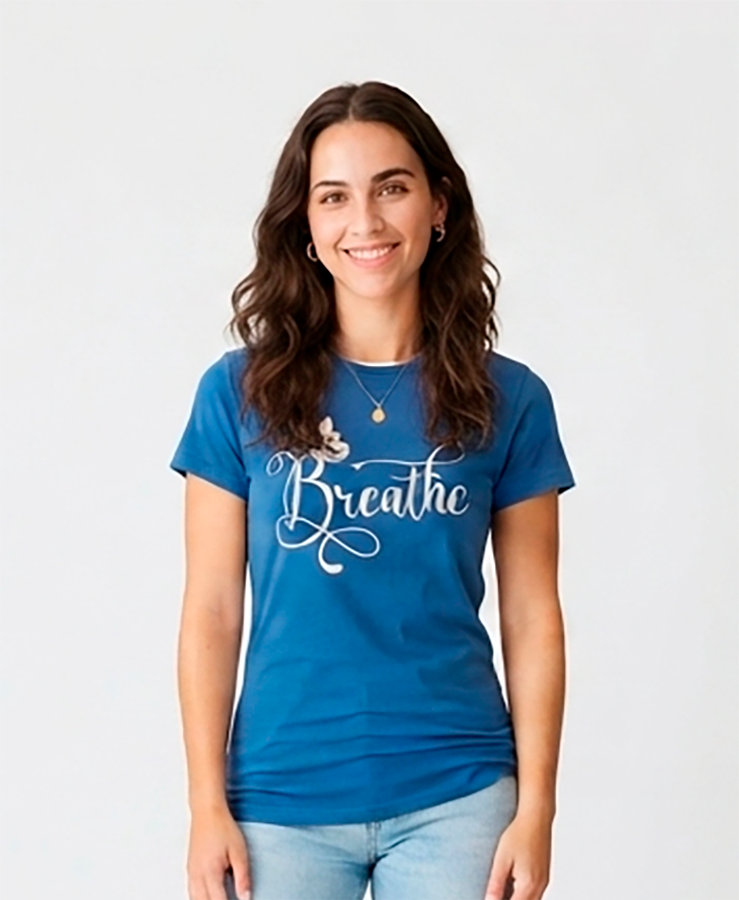 Camiseta  mujer, azul rey, breathe y mariposa