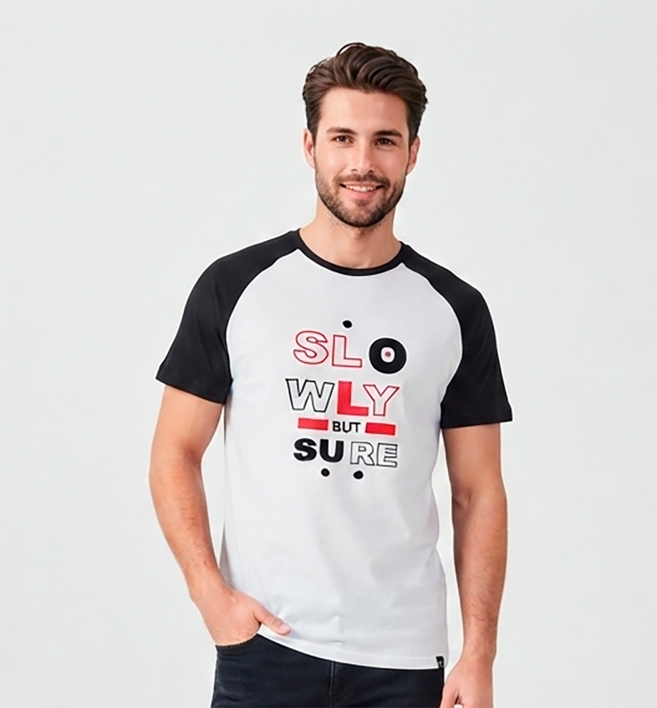 Camiseta hombre, blanca, mangas negras, slowly but sure